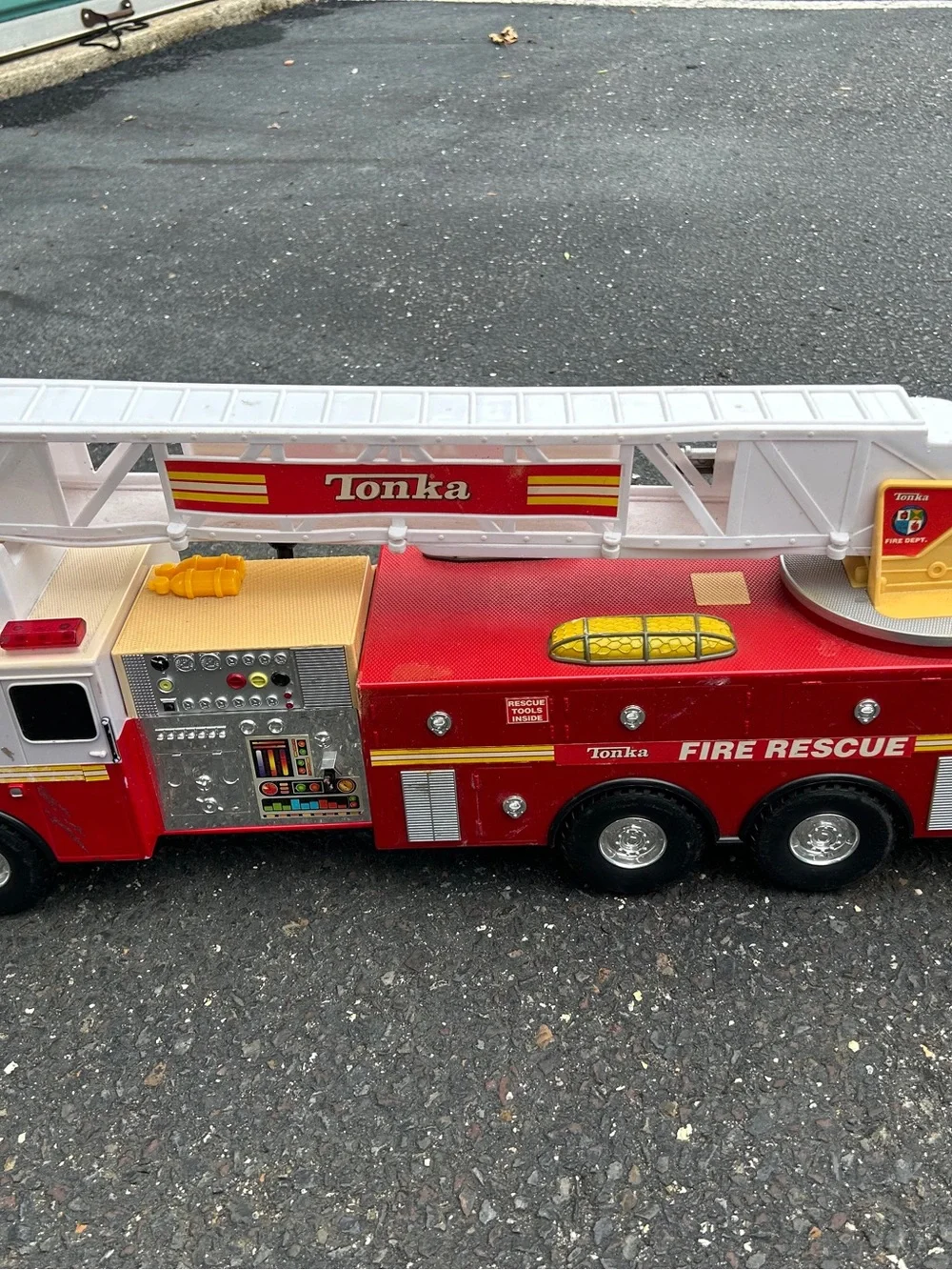 Tonka Red and White Fire Rescue Ladder Truck Toy